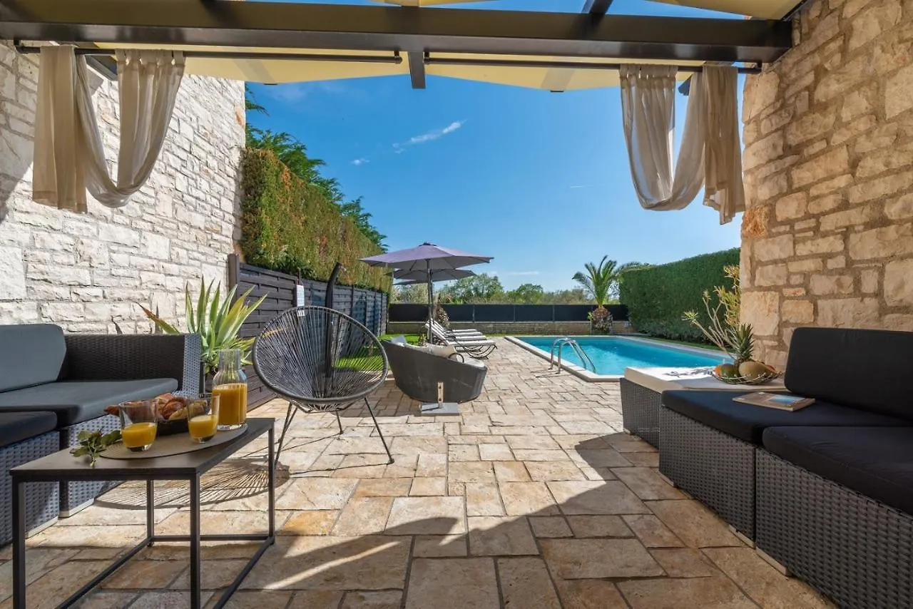 Villa Olea Mare With Private Heated Pool Buici  0*, Buici (Istria)