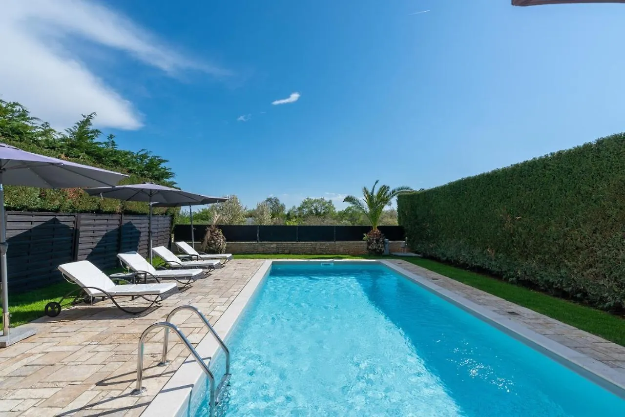 Villa Olea Mare With Private Heated Pool Buici  0*, Buici (Istria)
