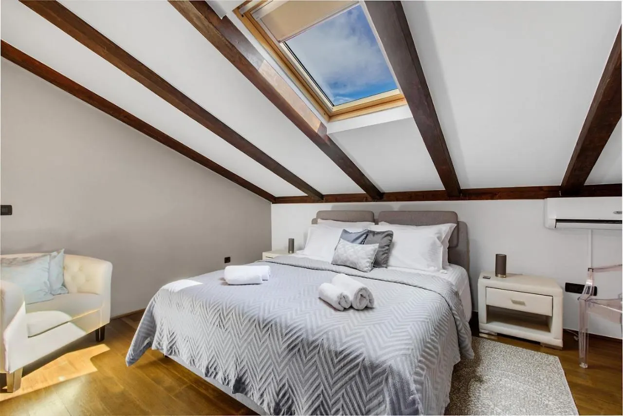 Villa Olea Mare With Private Heated Pool Buici  0*, Buici (Istria)