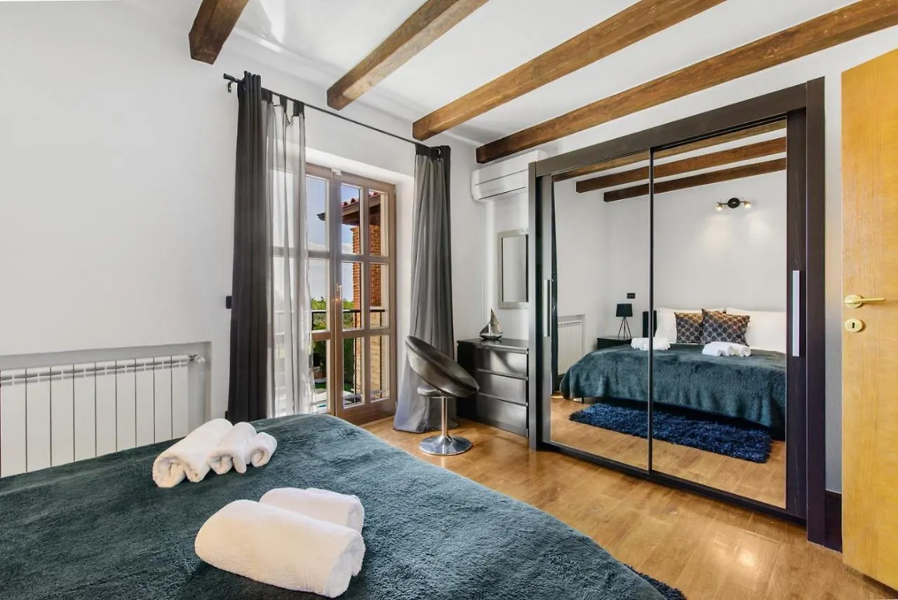 Villa Olea Mare With Private Heated Pool Buici