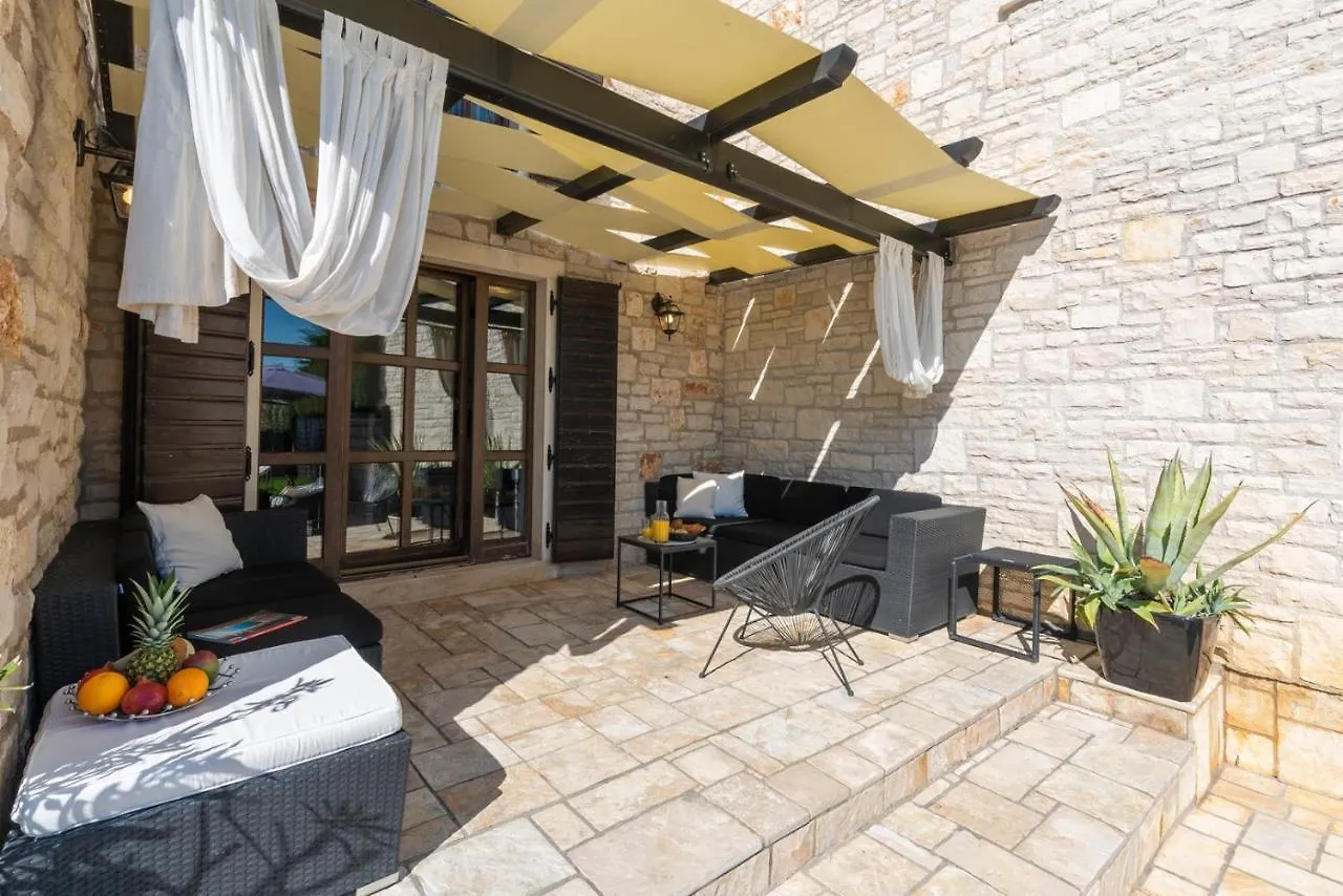 Villa Olea Mare With Private Heated Pool Buici